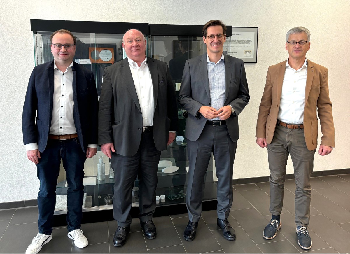 Foto (Thomas Hansbauer): (v. l.) MdL Stefan Meyer, Prsident der THD Professor Waldemar Berg, MdL Stefan Ebner, Operativer Leiter TAZ Spiegelau Michael Schmitt.