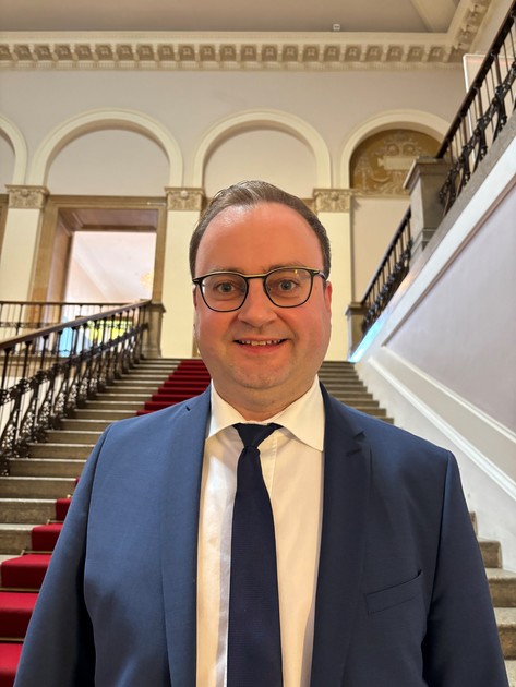 Die MVZ St. Lukas GmbH hatte die Praxis in Rotthalmnster Anfang 2024 bernommen, um die rztliche Versorgung dauerhaft zu sichern. 