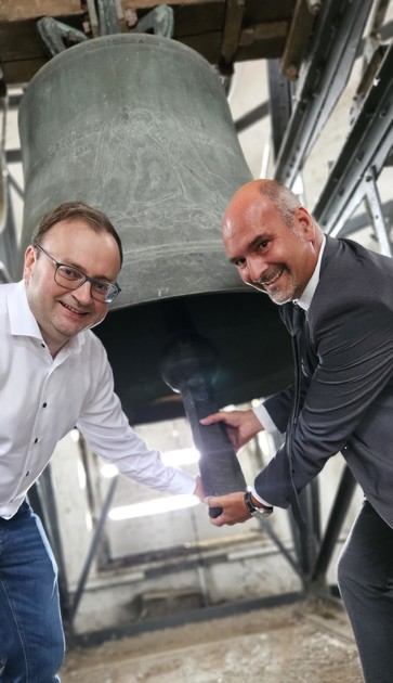 Foto (Stefanie Starke): (v. l.) MdL Stefan Meyer und Bad Griesbachs dritter Brgermeister Bernhard Gruber im Kirchturm von Bad Griesbach.