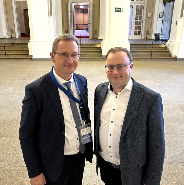  Foto (Abgeordnetenb�ro Passau): (v. l.) Siegfried J�ger und MdL Stefan Meyer. 