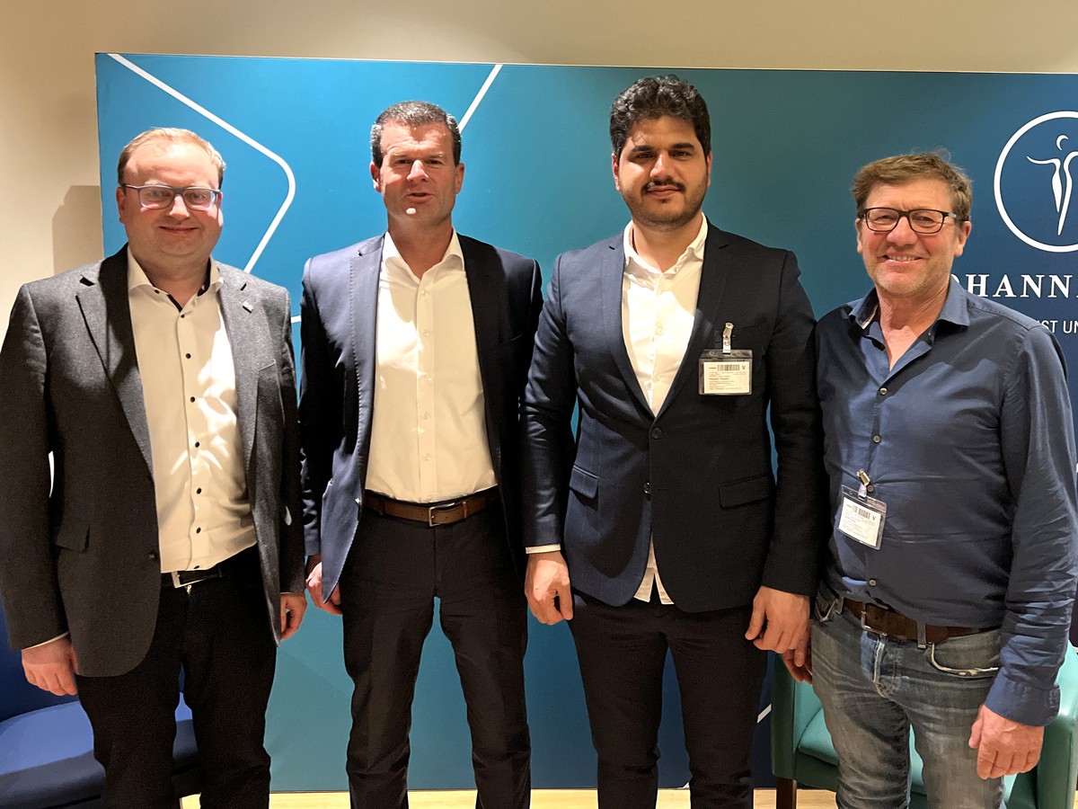 Foto (Abgeordnetenb�ro Passau): Wei�enberger Werner, Gesch�ftsf�hrer Johannesbad; Hans K�ck, Eigent�mer Holmernhof; Dr. med. Madjid Hussaini, Gr�nder Medica Gruppe und Vorstandsvorsitzender.