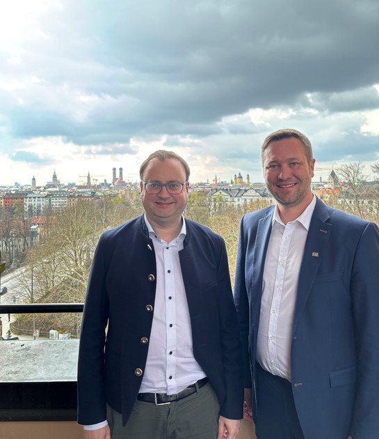 Foto (Abgeordnetenb�ro Passau): (v. l.)  MdL Stefan Meyer und MdL Josef Heisl.