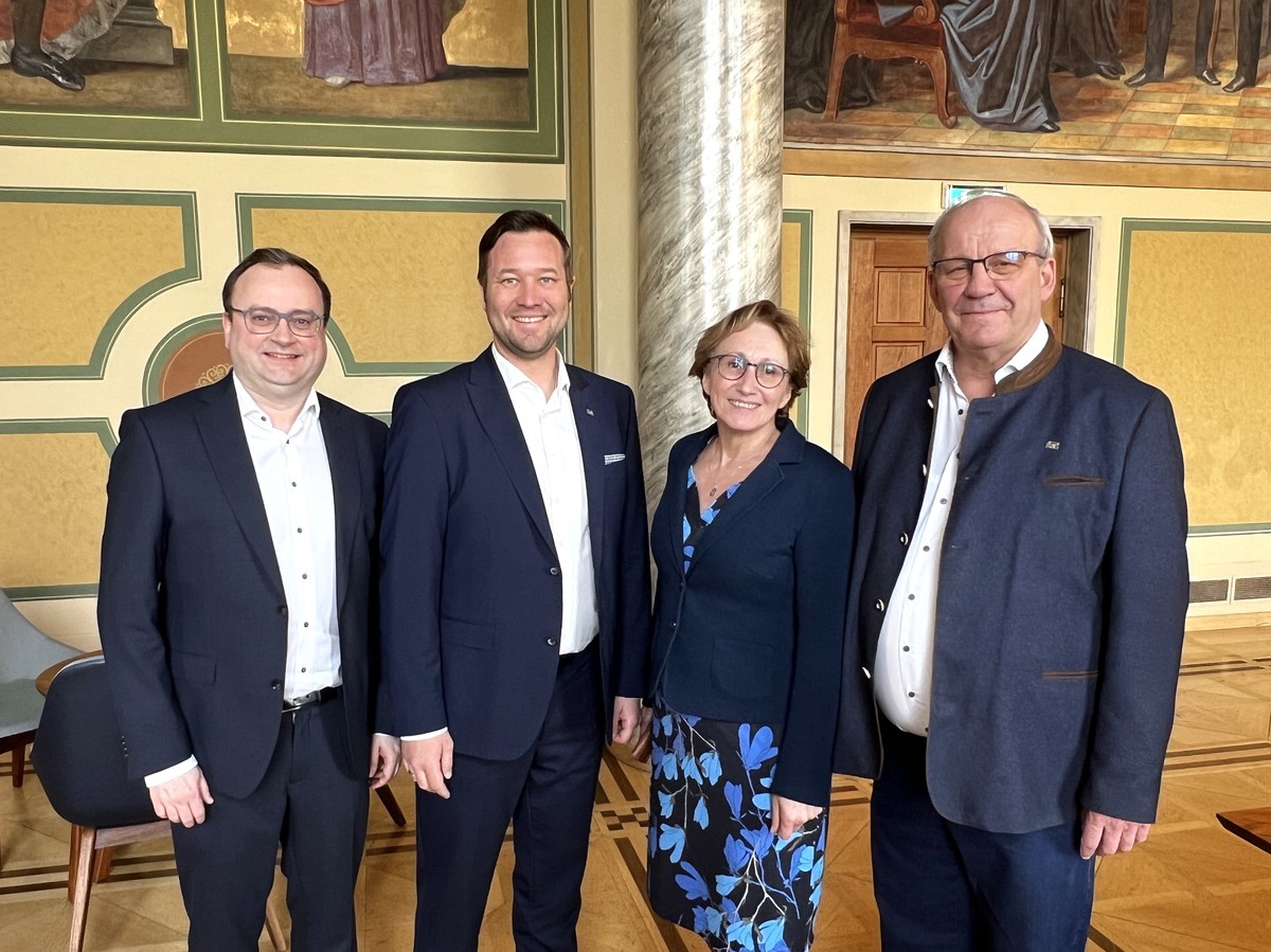  Foto (Abgeordnetenb�ro Passau, Archiv): (v. l.) MdL Stefan Meyer, MdL Josef Heisl, MdL Roswitha Toso und MdL Christian Lindinger.