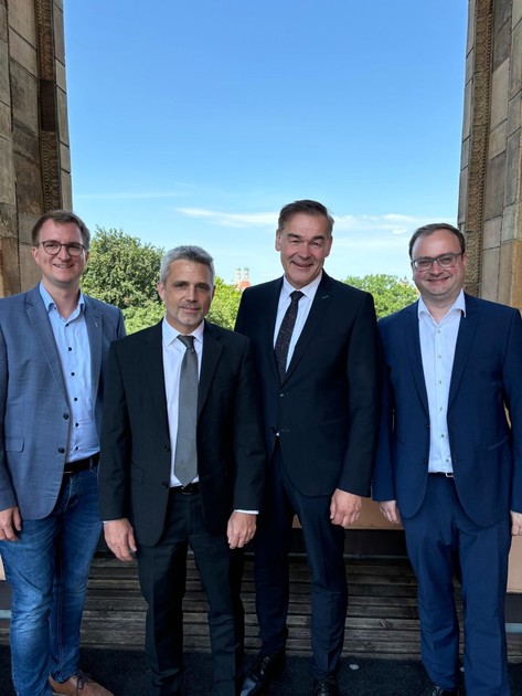 Foto (privat): (v. r.) MdL Stefan Meyer im Gesprch mit Vertretern des Bayerischen Heilbderverbandes e.V.  dem Vorsitzenden Peter Berek, Geschftsfhrer Frank Oette und dem stellvertretenden Vorsitzenden Tobias Kurz.